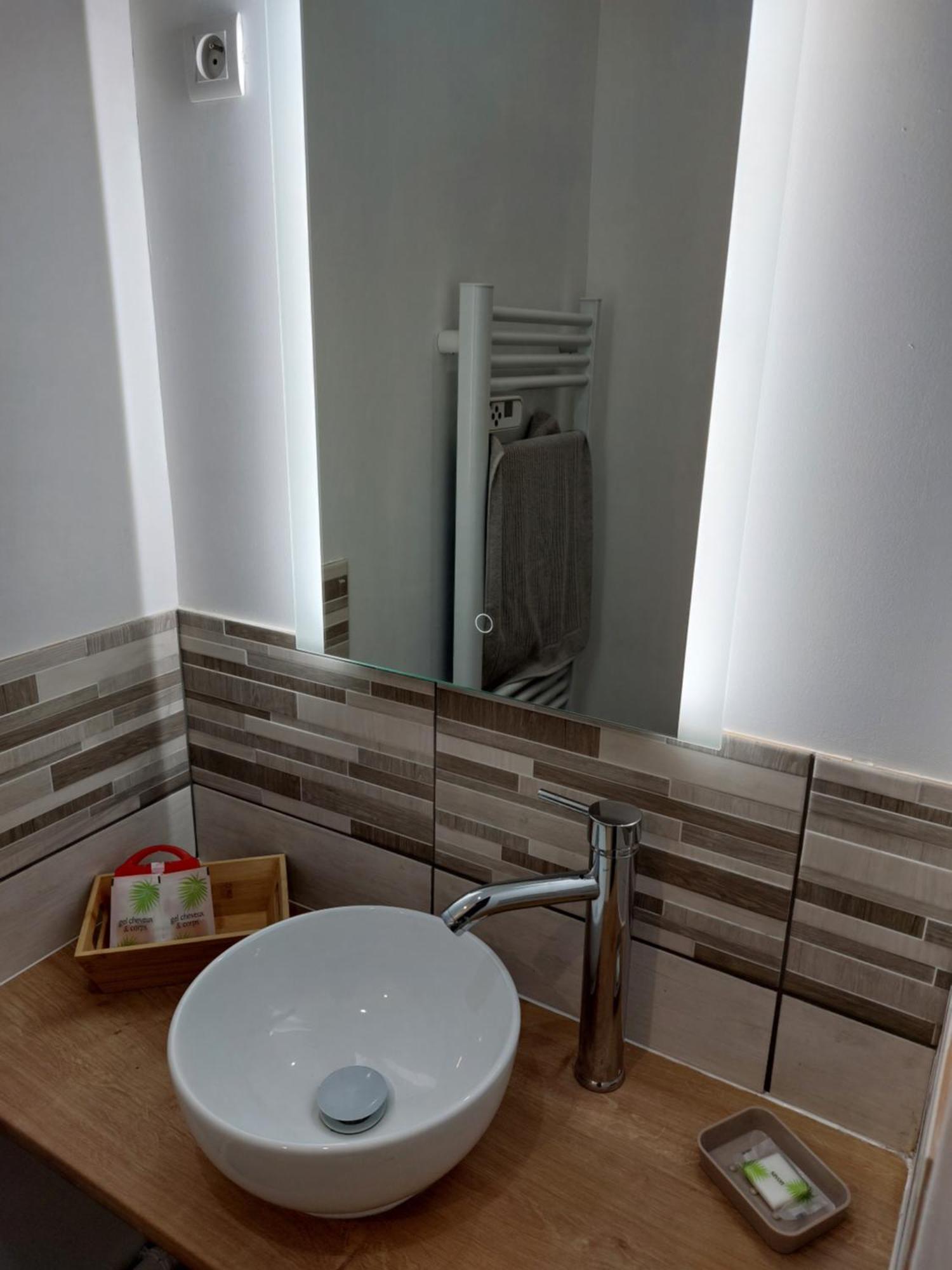 Studio Refait A Neuf Clos Saint Genest Manzat 外观 照片